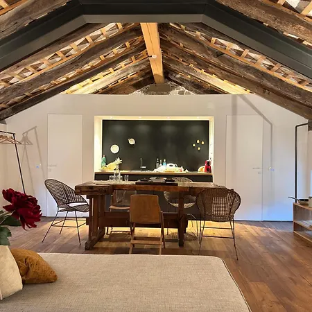 Apartamento Kobdilj 1835 Historic Homestead With Shared Courtyard *