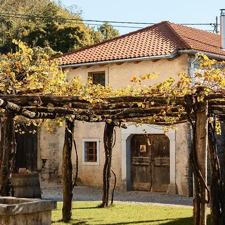 Apartmán Kobdilj 1835 Historic Homestead With Shared Courtyard *