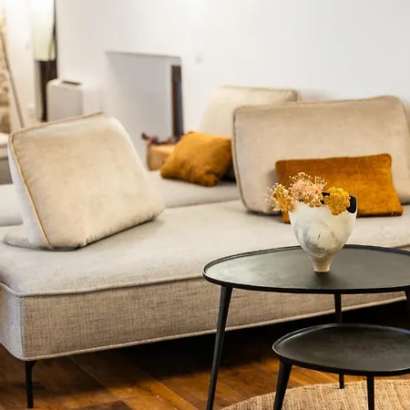 Kobdilj 1835 Historic Homestead With Shared Courtyard Štanjel