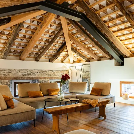 Kobdilj 1835 Historic Homestead With Shared Courtyard *