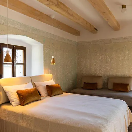 公寓 Kobdilj 1835 Historic Homestead With Shared Courtyard *