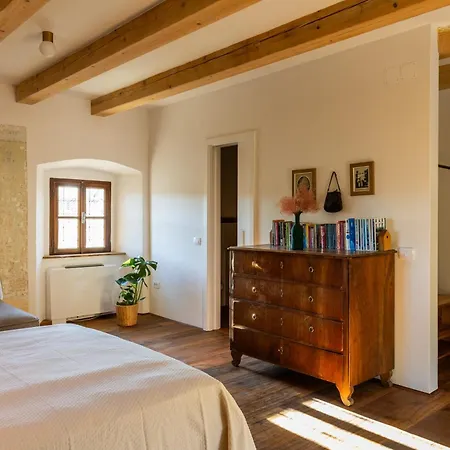 公寓 Kobdilj 1835 Historic Homestead With Shared Courtyard