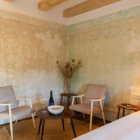 Kobdilj 1835 Historic Homestead With Shared Courtyard * Štanjel