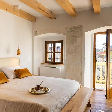 Kobdilj 1835 Historic Homestead With Shared Courtyard 公寓 *