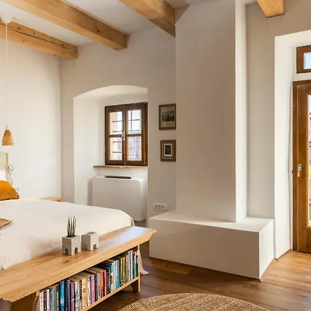 Kobdilj 1835 Historic Homestead With Shared Courtyard 公寓 Štanjel