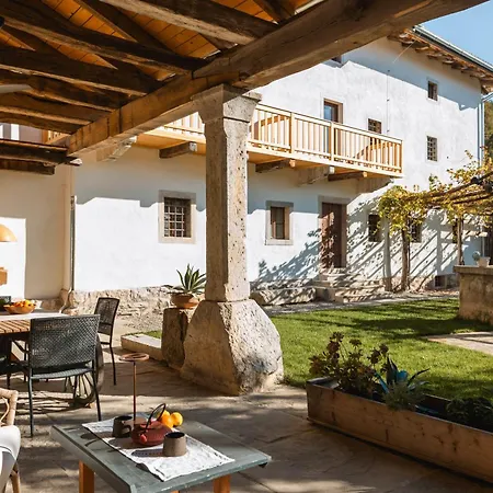 Apartment House Kobdilj 1835 With Shared Courtyard Stanjel