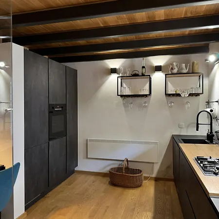 Kobdilj 1835 Historic Homestead With Shared Courtyard *