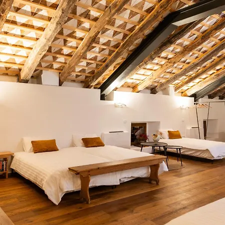 Apartmán Kobdilj 1835 Historic Homestead With Shared Courtyard