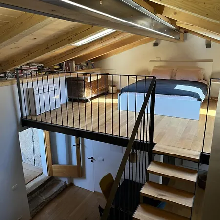 Kobdilj 1835 Historic Homestead With Shared Courtyard 公寓