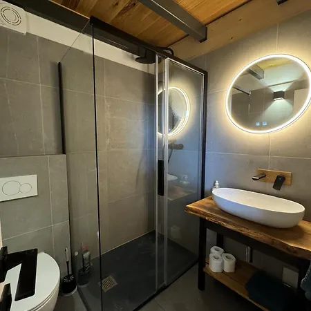 Appartement Kobdilj 1835 Historic Homestead With Shared Courtyard Štanjel