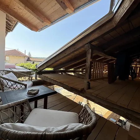 Διαμέρισμα Kobdilj 1835 Historic Homestead With Shared Courtyard Štanjel