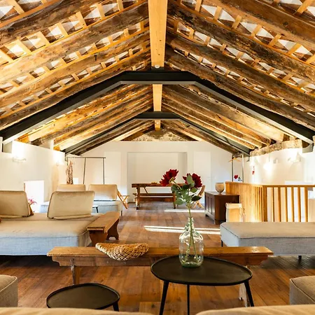 Kobdilj 1835 Historic Homestead With Shared Courtyard Apartamento