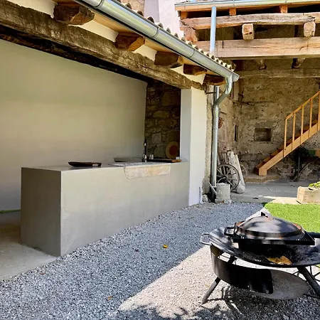 Apartamento Kobdilj 1835 Historic Homestead With Shared Courtyard *