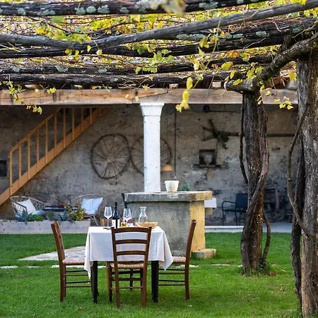 Apartmán Kobdilj 1835 Historic Homestead With Shared Courtyard Štanjel