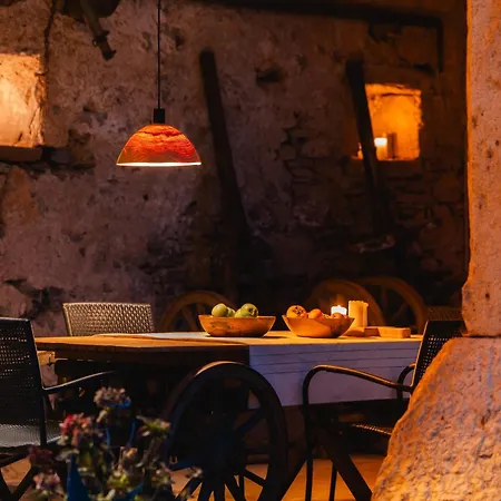 Apartmán Kobdilj 1835 Historic Homestead With Shared Courtyard *