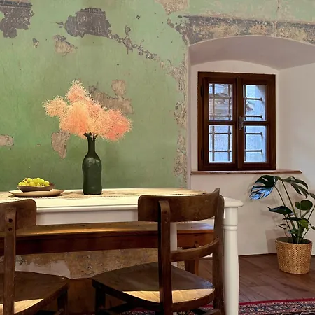 Kobdilj 1835 Historic Homestead With Shared Courtyard Apartmán