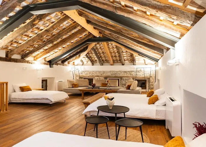 Kobdilj 1835 Historic Homestead With Shared Courtyard Apartment Štanjel