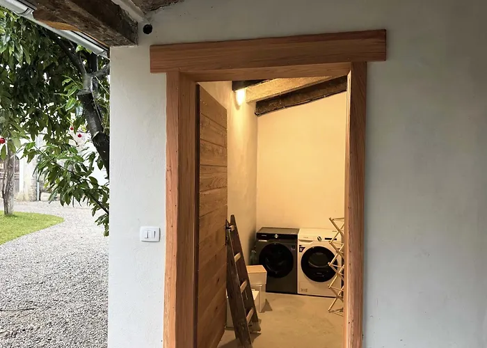 Kobdilj 1835 Historic Homestead With Shared Courtyard Apartment Štanjel