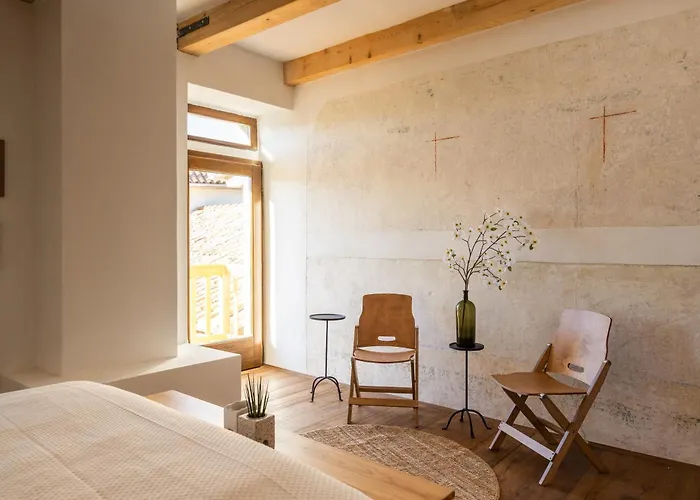 Apartment Kobdilj 1835 Historic Homestead With Shared Courtyard *