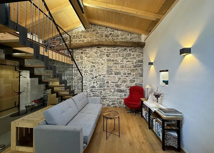 Kobdilj 1835 Historic Homestead With Shared Courtyard