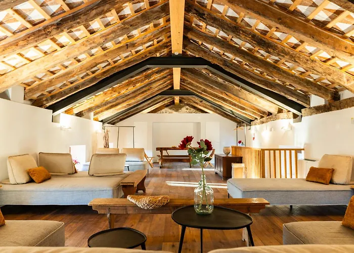 Kobdilj 1835 Historic Homestead With Shared Courtyard Apartment