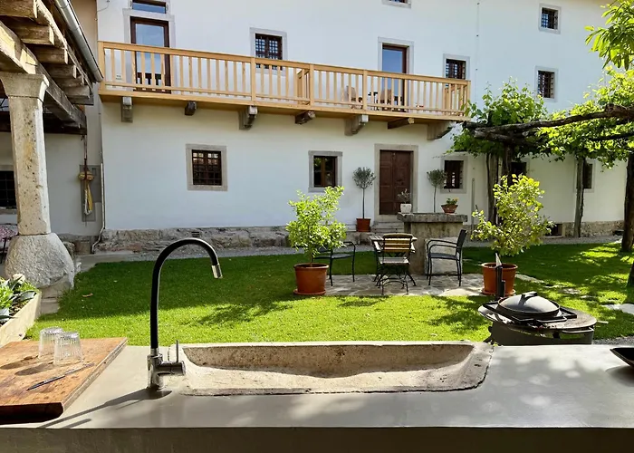 Apartment Kobdilj 1835 Historic Homestead With Shared Courtyard *